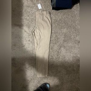 H&M beige dress pants. Size 6. Never worn and tags attached.